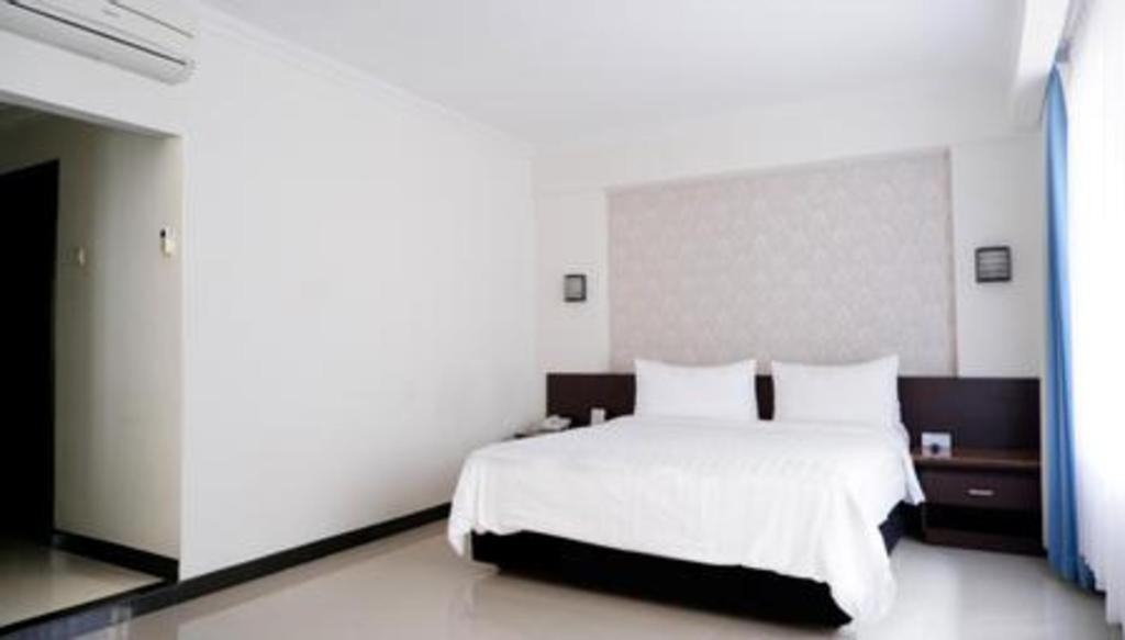 Bentani Hotel & Residence Cirebon Exterior foto
