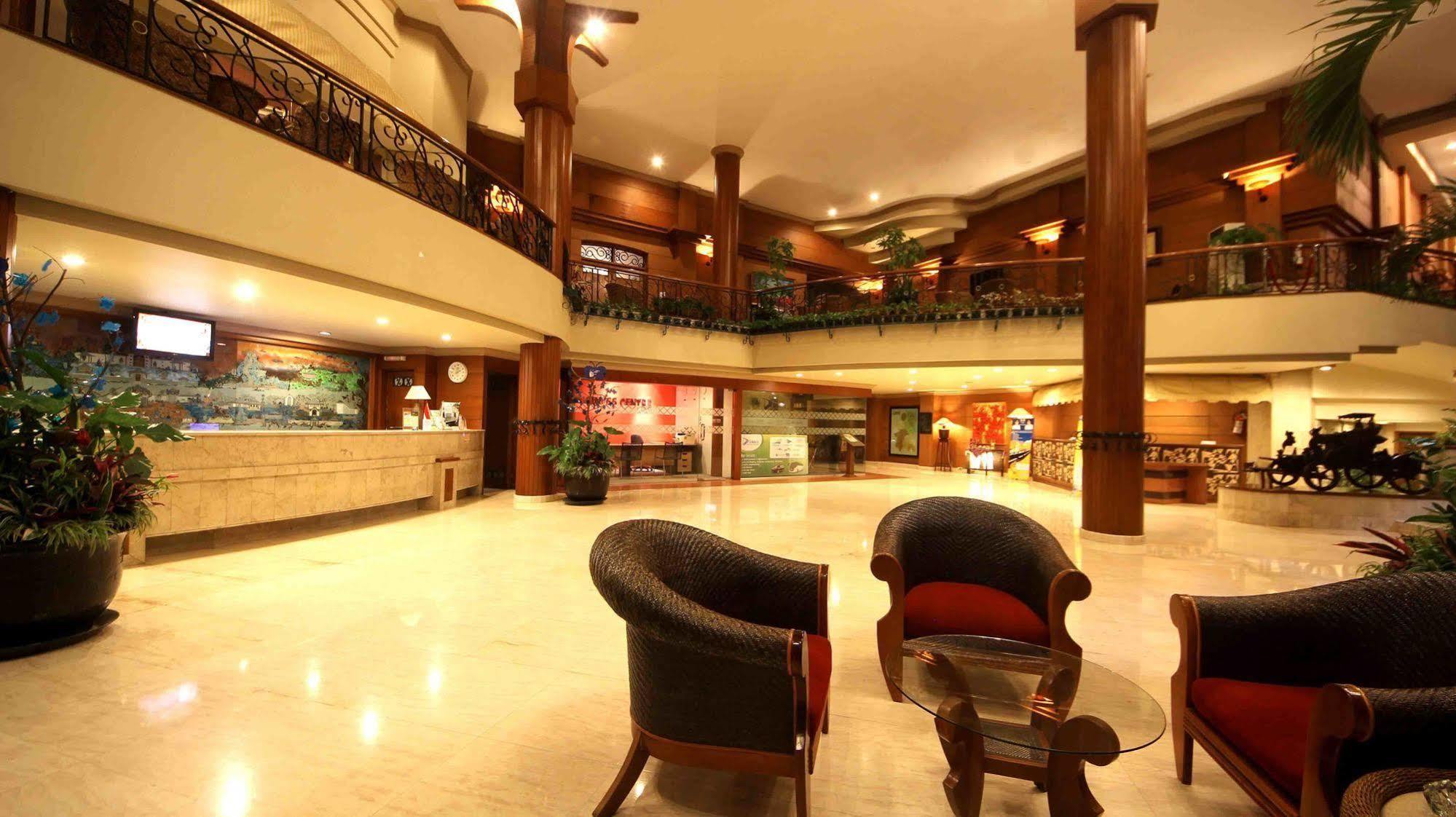 Bentani Hotel & Residence Cirebon Exterior foto